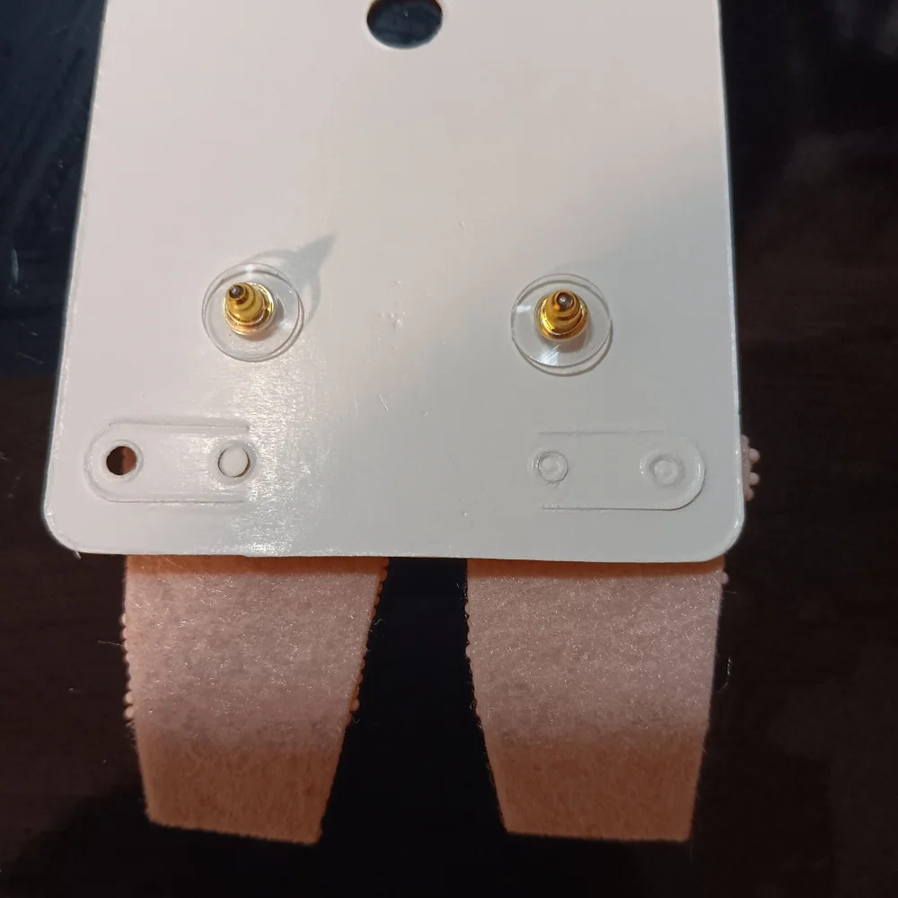 Treasure Jewels lightweight beaded earrings - Picture 2 of 2